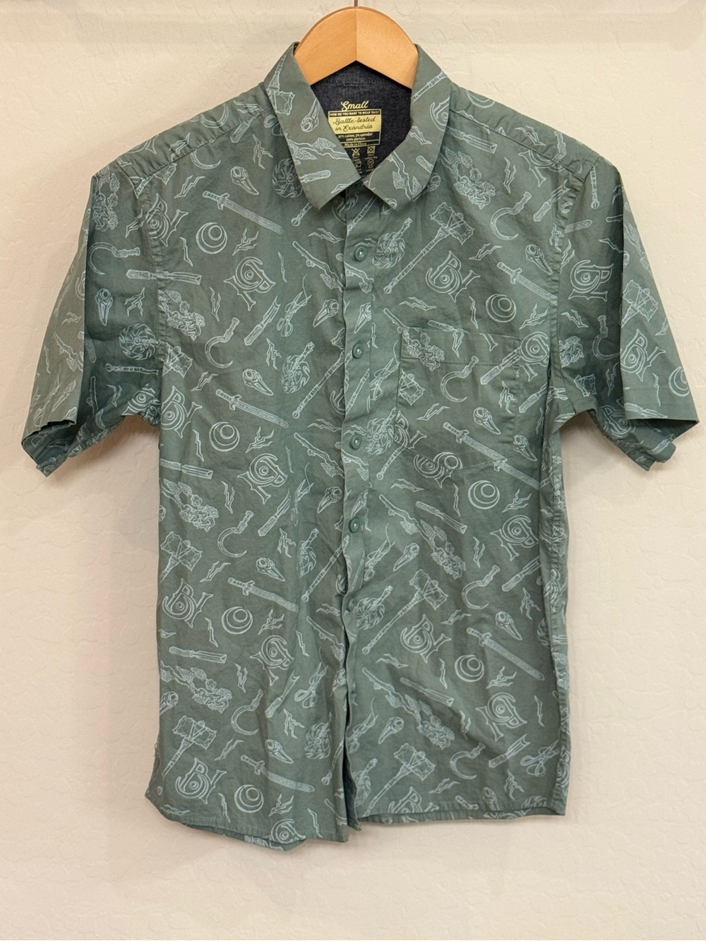 Official Critical Role "Battle-Tested in Exandria" Weapons Button-Up Shirt Small